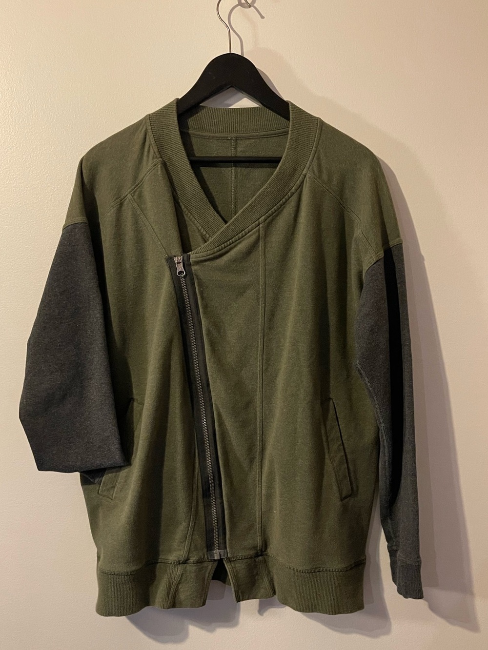 Lululemon Olive Green Charcoal Asymmetric Zip Moto Sweatshirt Cardigan Size 8